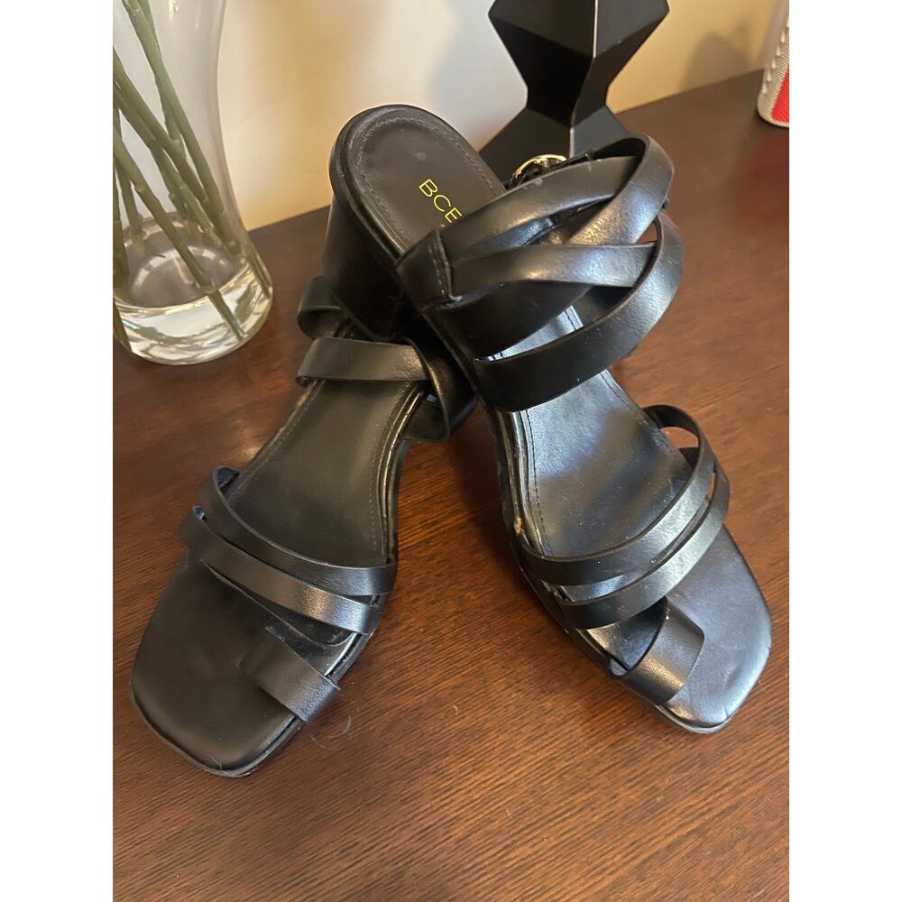 BCBG Generation "Erica Smooth" Strappy Black Sandals – Size 8